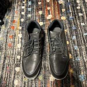 Casual shoes